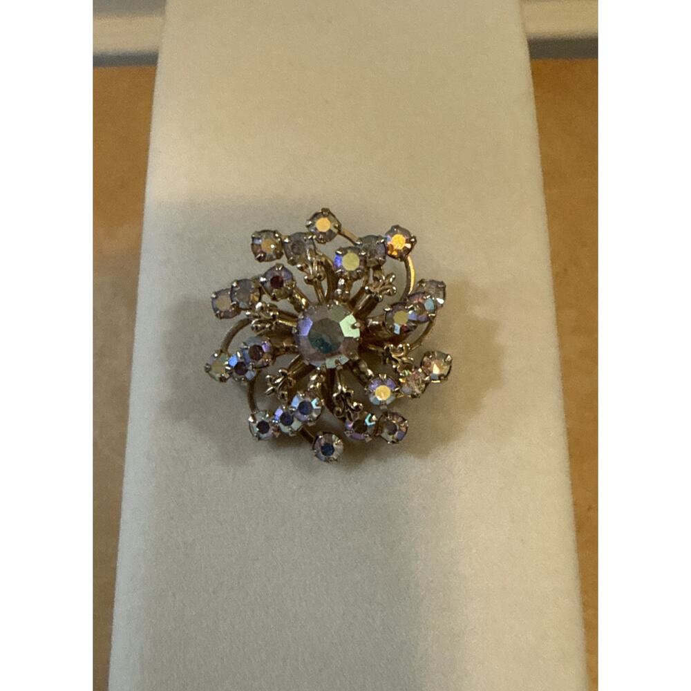 Aurora Borealis Rhinestone Swirl Brooch Pin Gold Tone Unsigned Floral - Picture 3 of 6